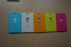 bao thẻ nhân viên ngang dọc bao chứa thẻ bao bọc thẻ bao đựng thẻ : màu trong suốt ,màu cam hồng , màu xanh ngọc ,xám trắng , màu xanh dương