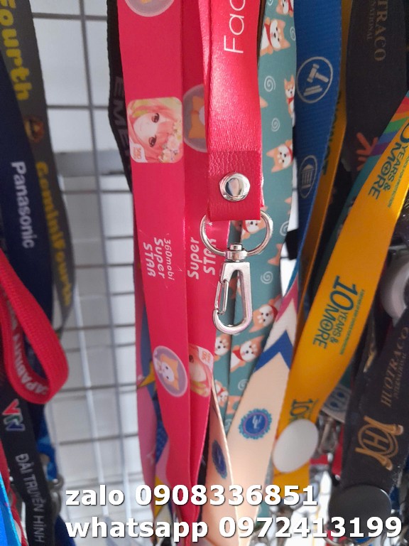 dây đeo thẻ bọc nẹp da pu