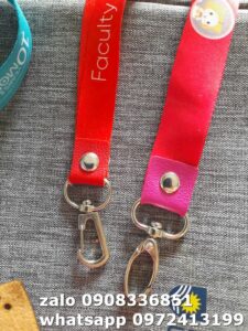 dây đeo thẻ bọc nẹp da pu