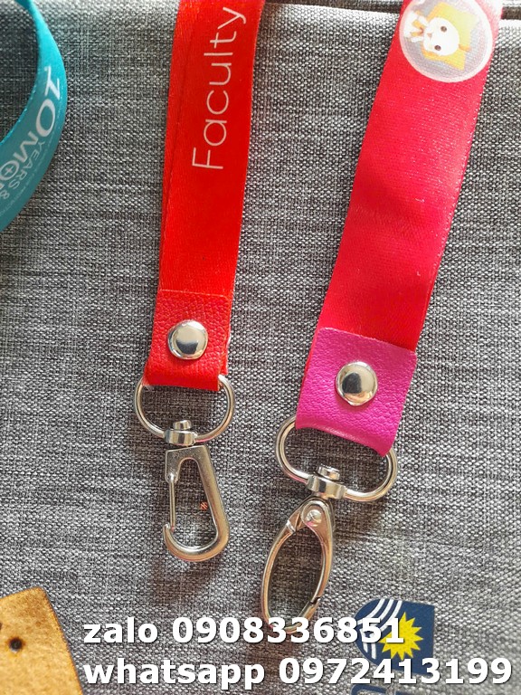 dây đeo thẻ bọc nẹp da pu