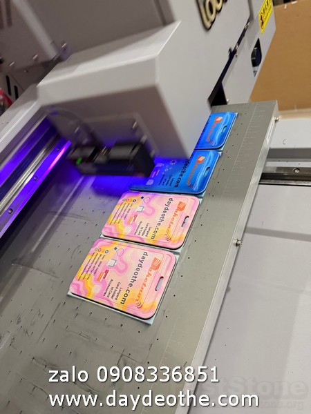 In thẻ nhựa nfc 2 mặt công nghệ in uv 5 ĐA KẾT NỐI cung cấp in thẻ nhựa nfc 2 mặt công nghệ in uv